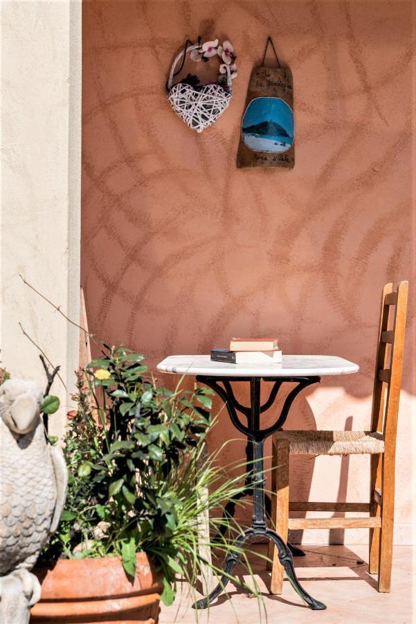 Nora Guesthouse Rooms And Villas Pula Luaran gambar